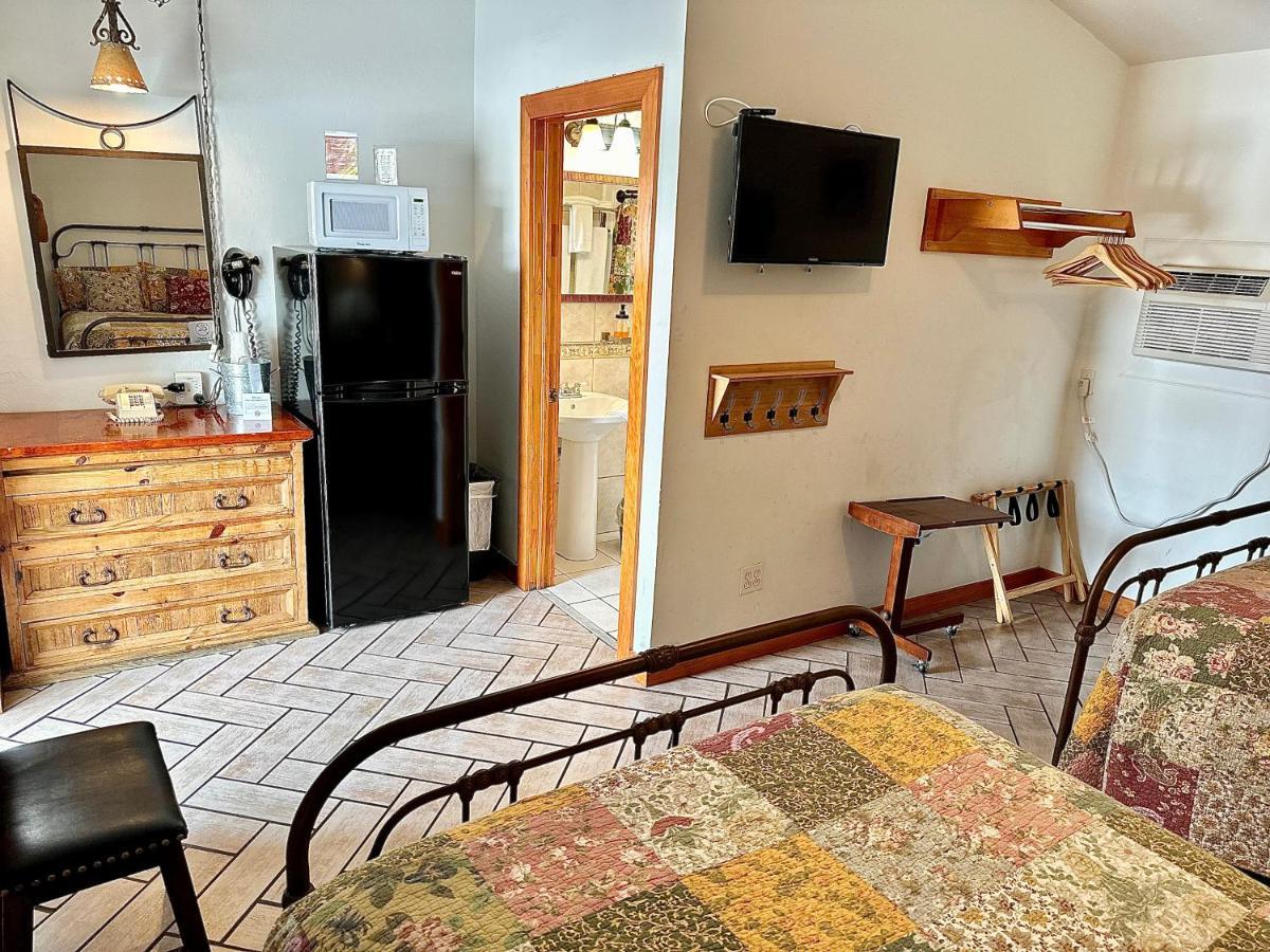 Buffalo Chip'S Ranch House Motel Bonita Springs Extérieur photo